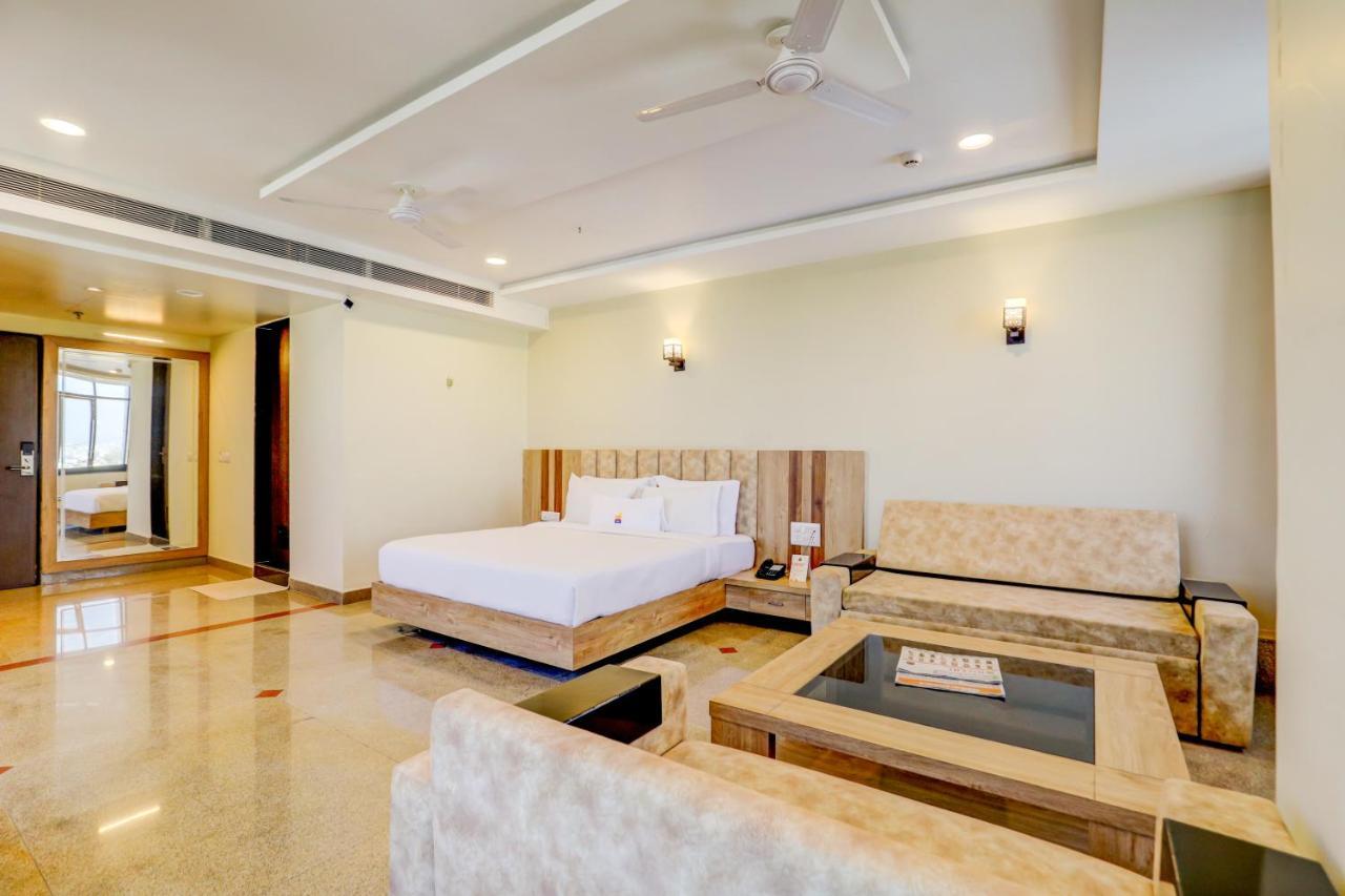 Hotel Shree Nanda Udaipur Esterno foto