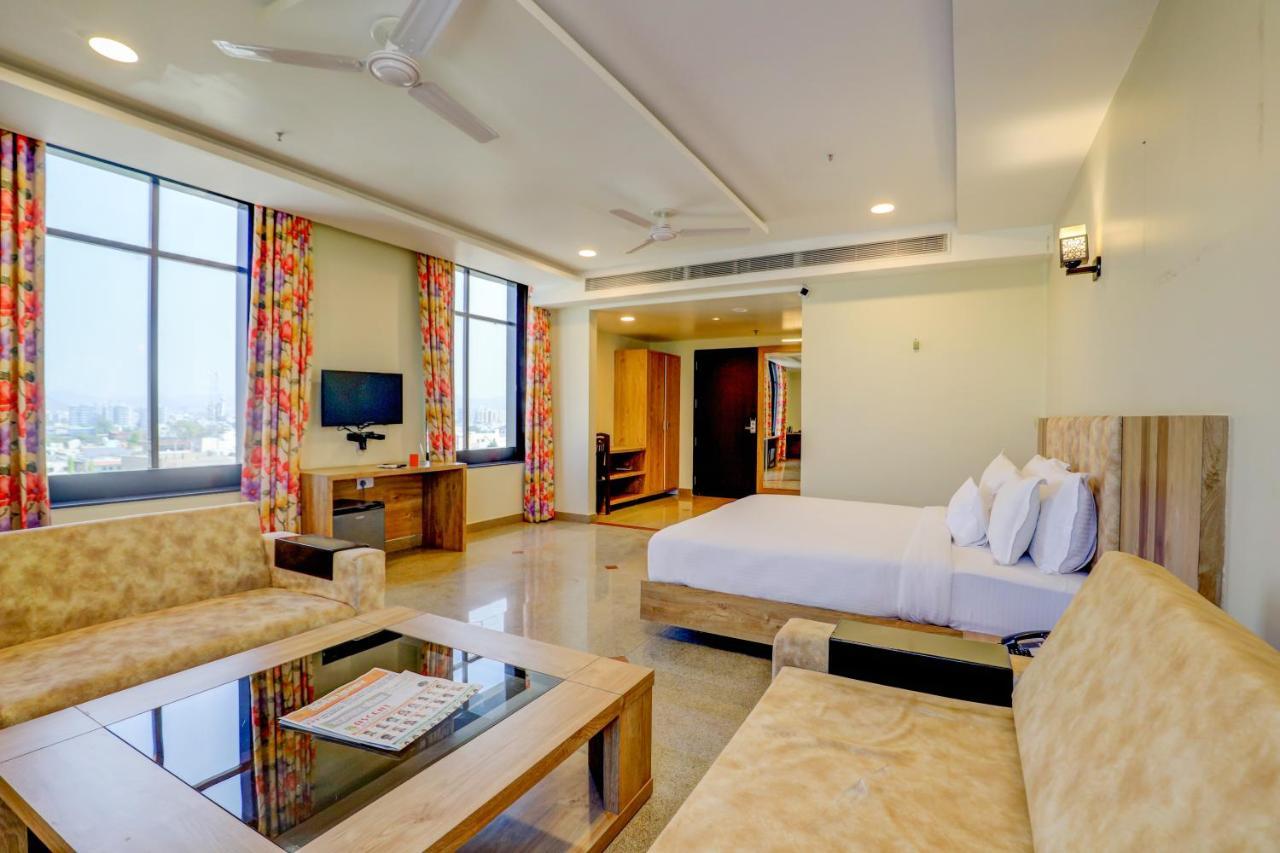 Hotel Shree Nanda Udaipur Esterno foto