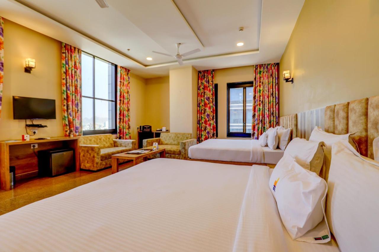 Hotel Shree Nanda Udaipur Esterno foto