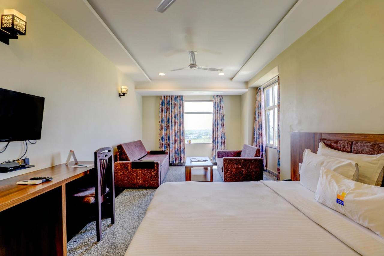 Hotel Shree Nanda Udaipur Esterno foto