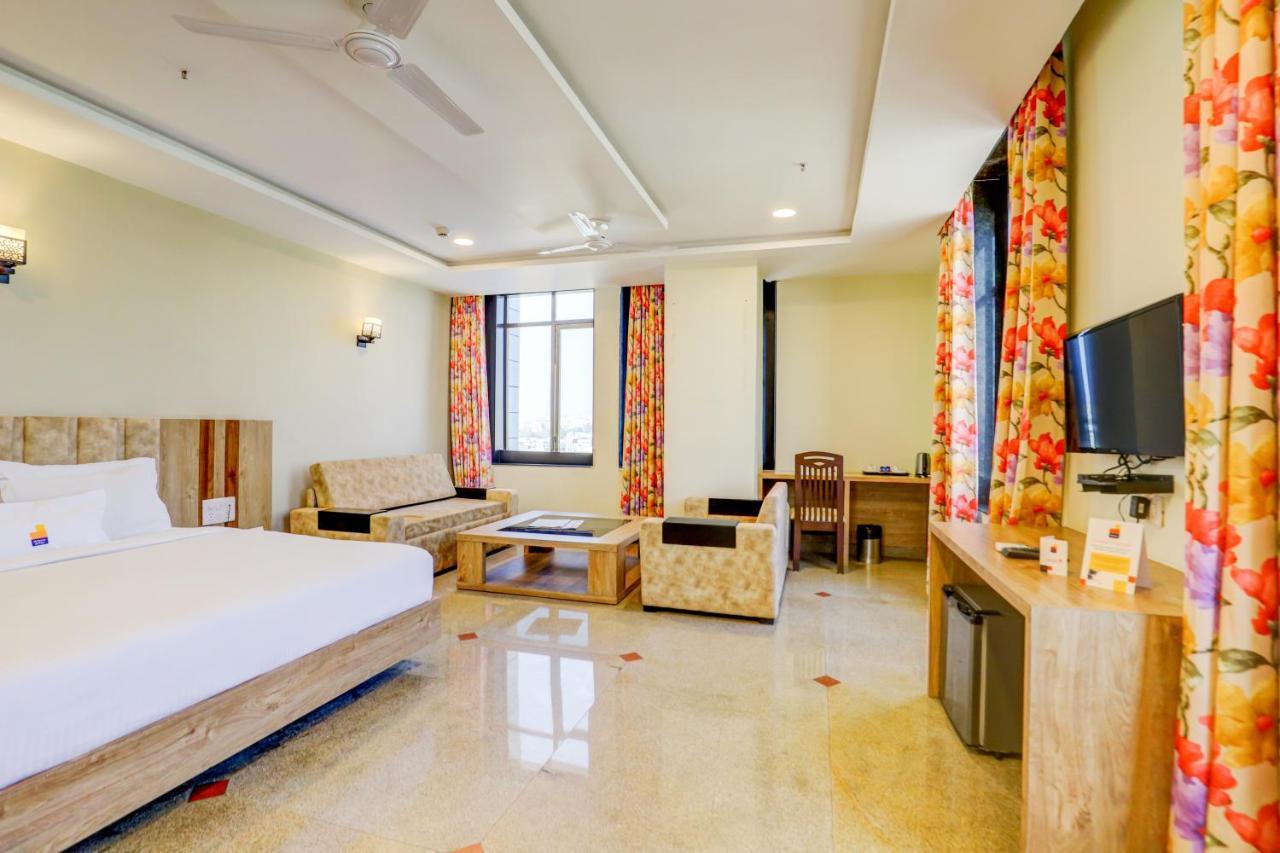 Hotel Shree Nanda Udaipur Esterno foto